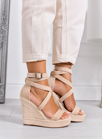 KLASSISH™ | Sandalen met hoge sleehak en gekruiste bandjes
