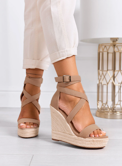 KLASSISH™ | Sandalen met hoge sleehak en gekruiste bandjes
