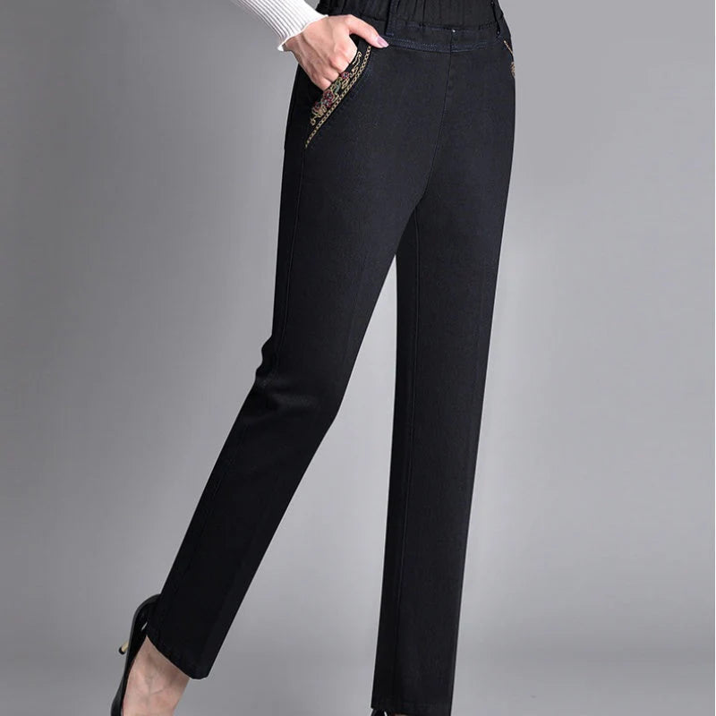 Klassish | Elastische damesjeans + Vlekbestendig damesoverhemd + Antirimpelspray